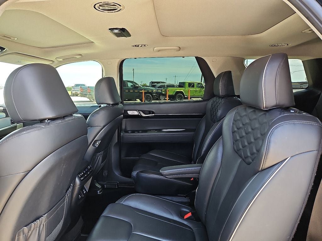 Used 2022 Hyundai Palisade Limited w/ Cargo Package FWD image 17