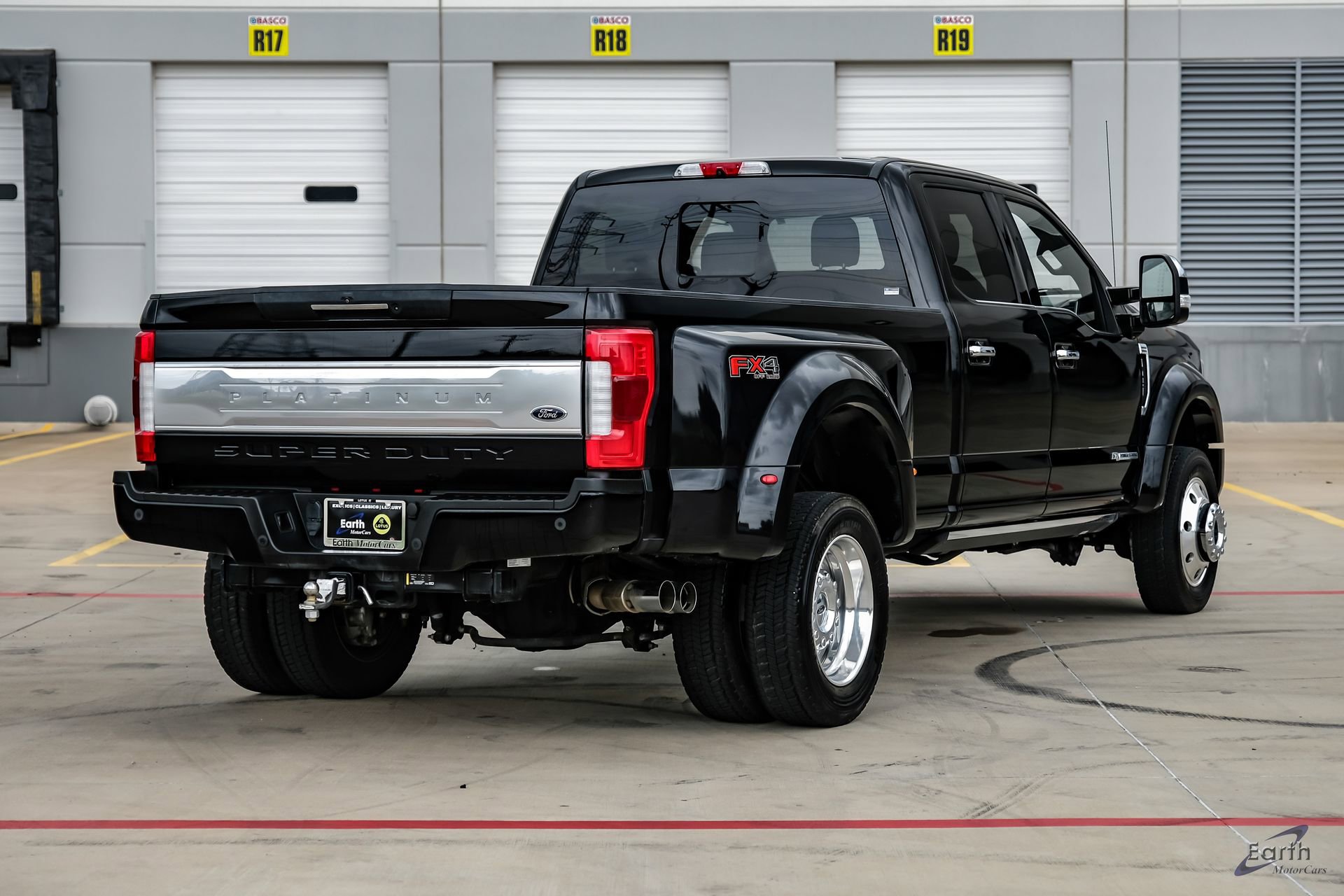Used 2018 Ford F450 Platinum w/ Platinum Ultimate Package AWD/4WD image 16