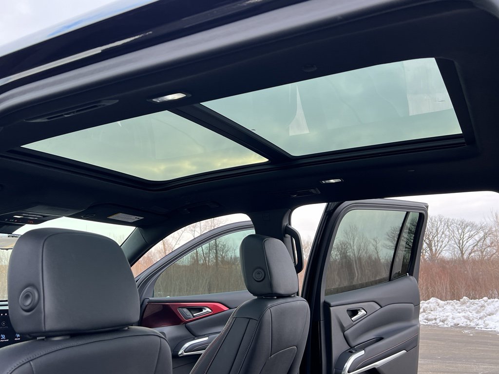 Used 2024 Chevrolet Traverse RS AWD/4WD image 39