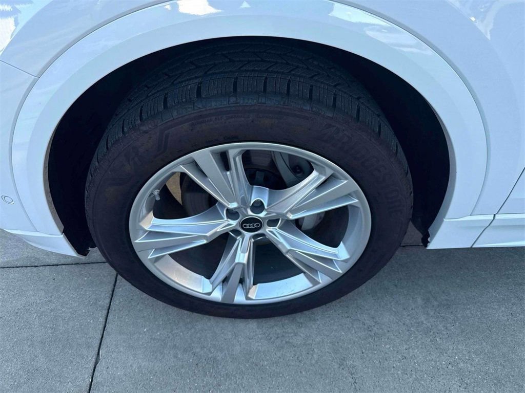 Used 2023 Audi Q8 Premium Plus image 6