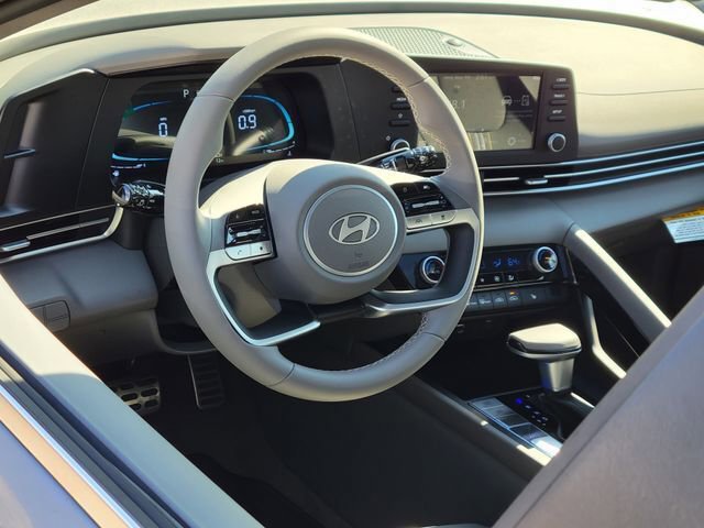 New 2026 Hyundai Elantra SEL Sport Premium image 3