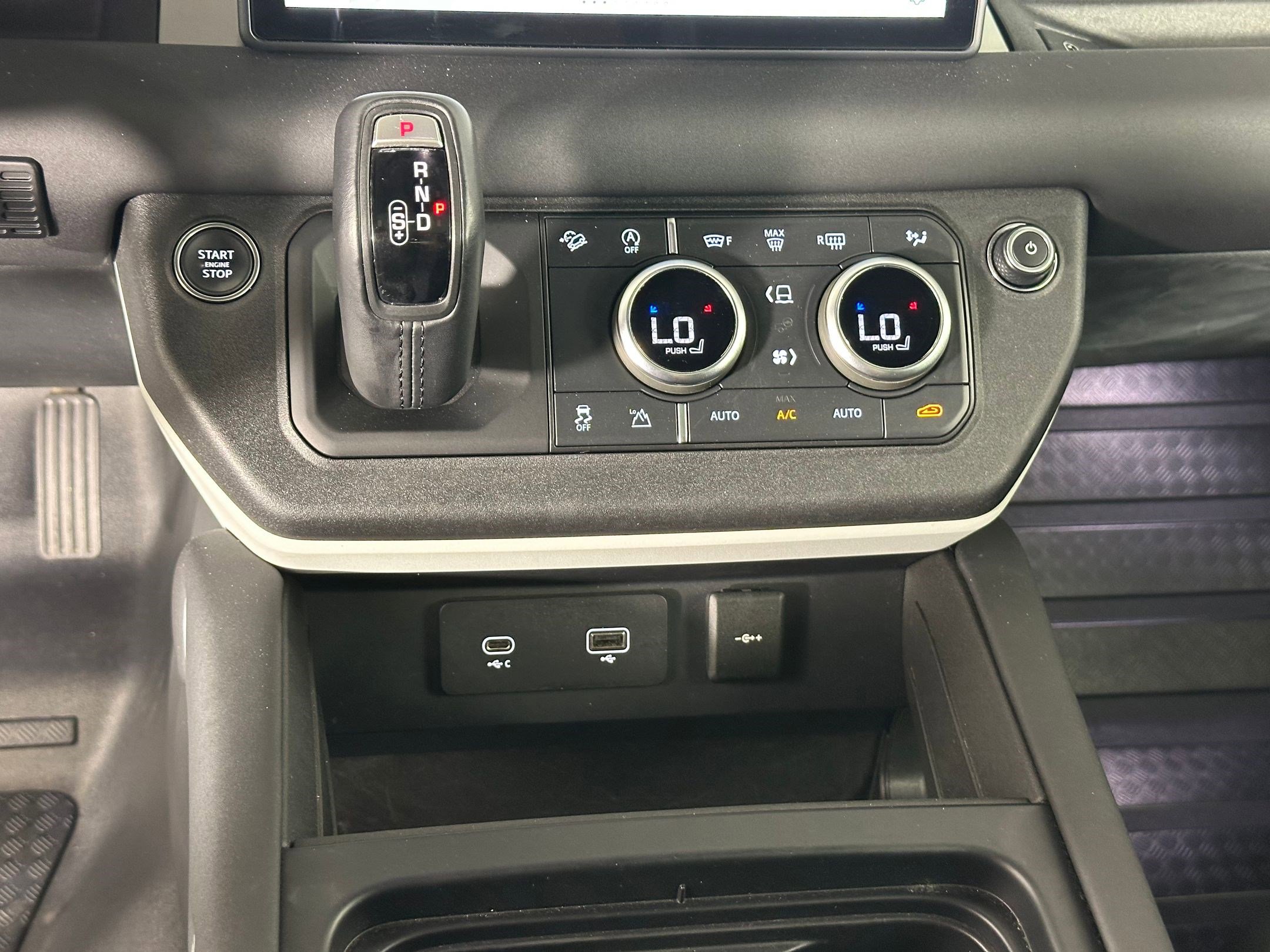 Certified 2024 Land Rover Defender 90 S image 24