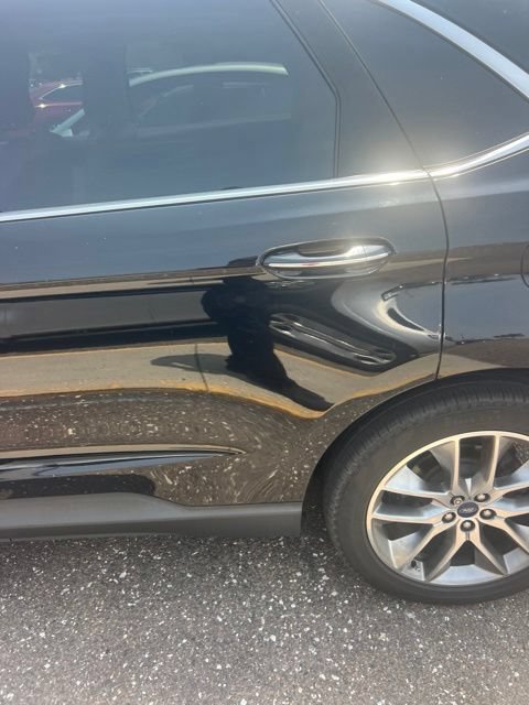 Used 2016 Ford Edge Titanium w/ Equipment Group 301A FWD image 10