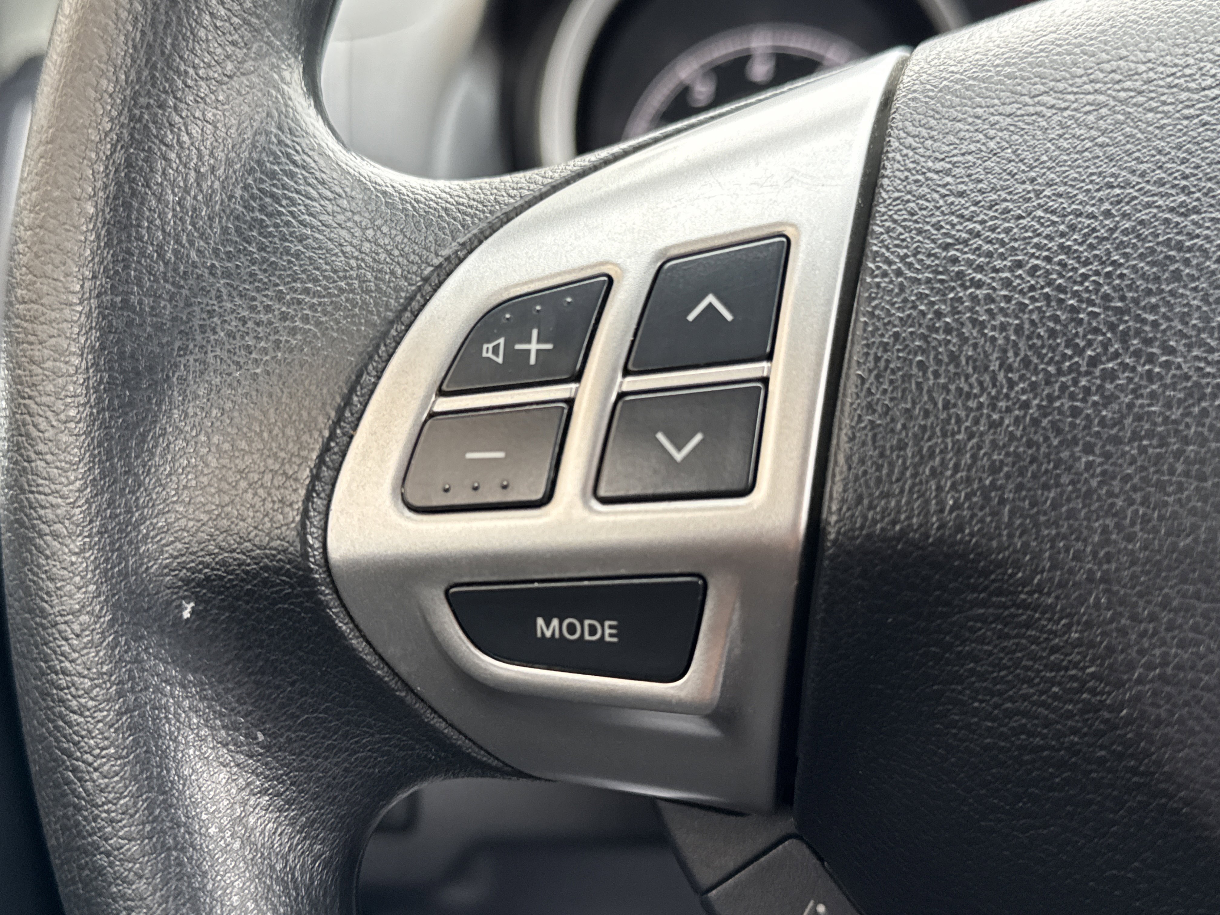 Used 2017 Mitsubishi Lancer ES image 18