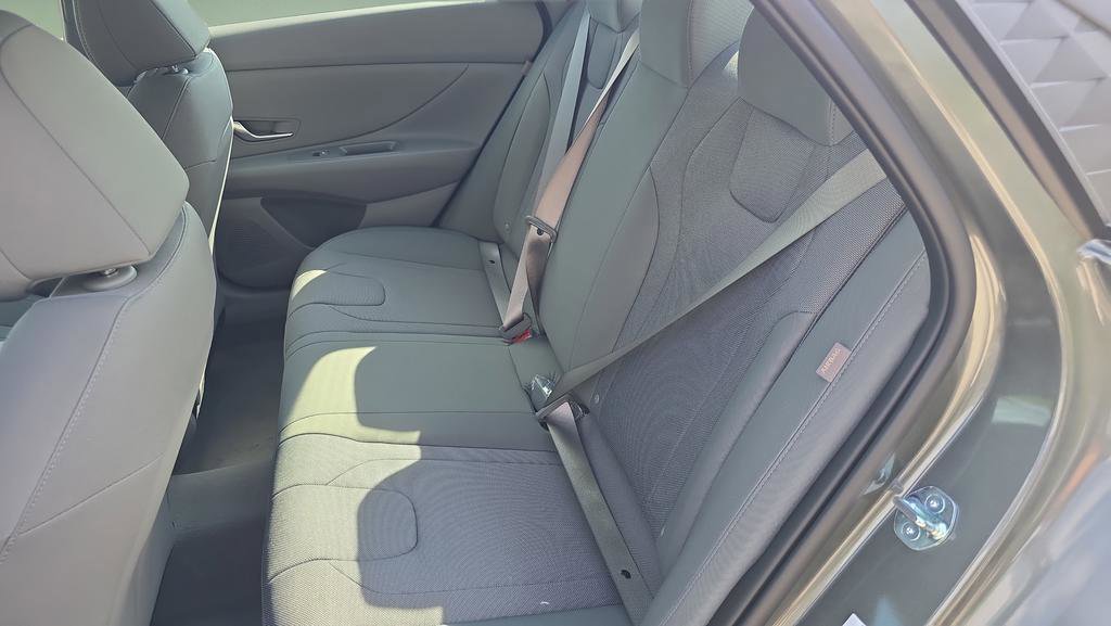 New 2026 Hyundai Elantra SE FWD image 27