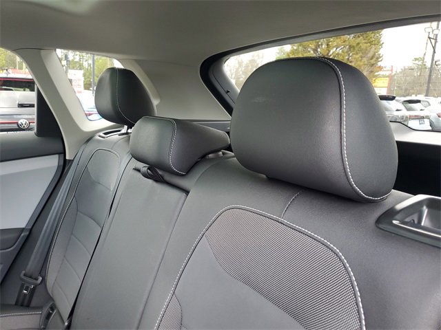 Certified 2023 Volkswagen Taos SE image 9