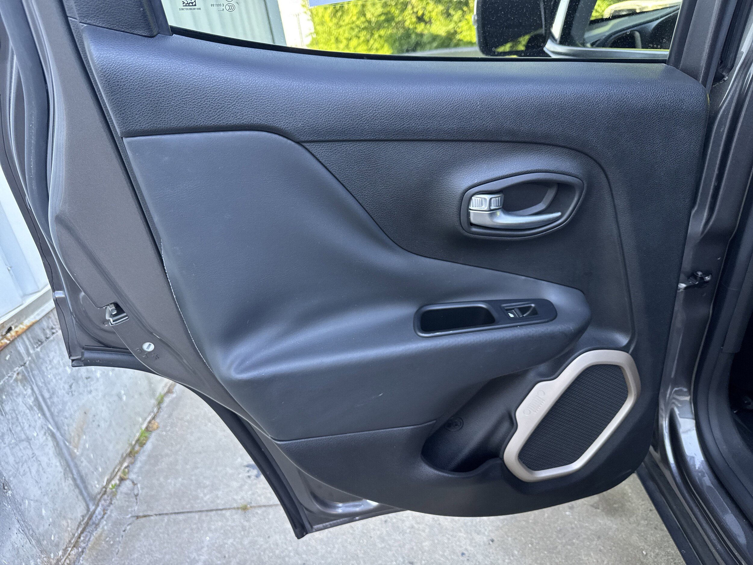 Used 2016 Jeep Renegade Limited AWD/4WD image 10