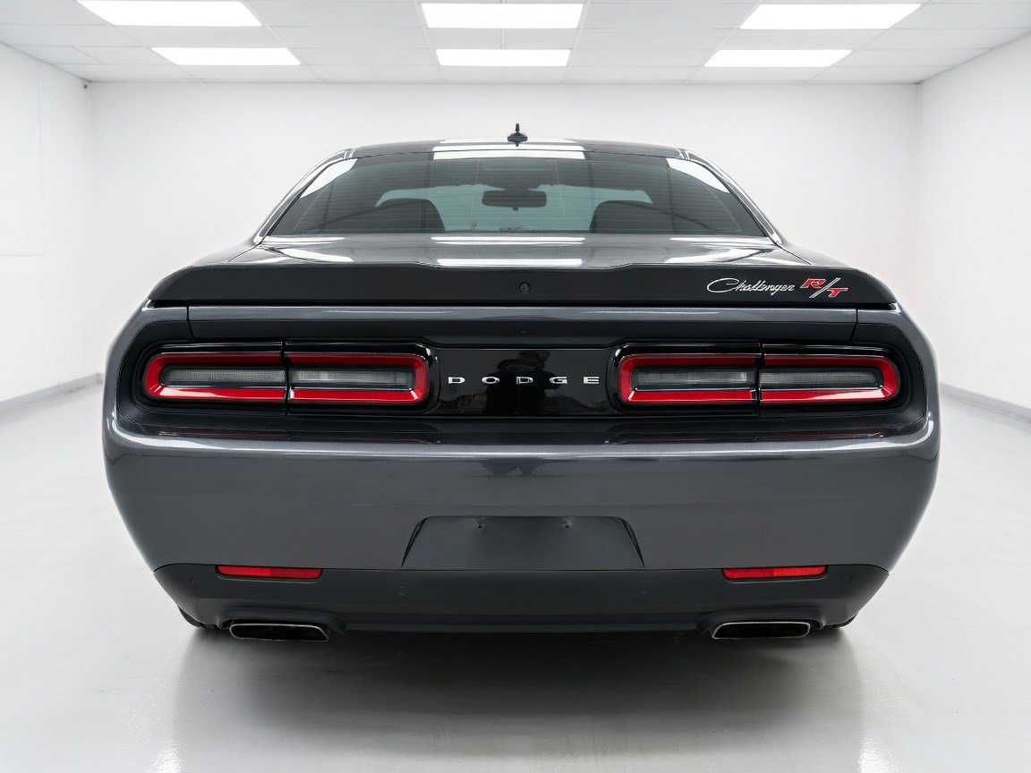 Used 2023 Dodge Challenger R/T RWD image 5