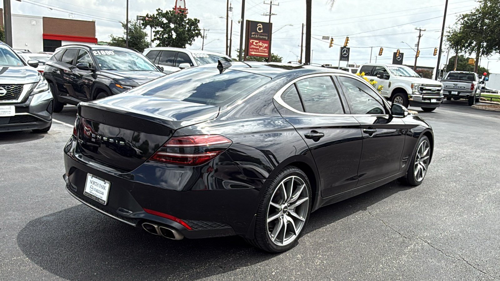 Used 2023 Genesis G70 2.0T RWD image 8