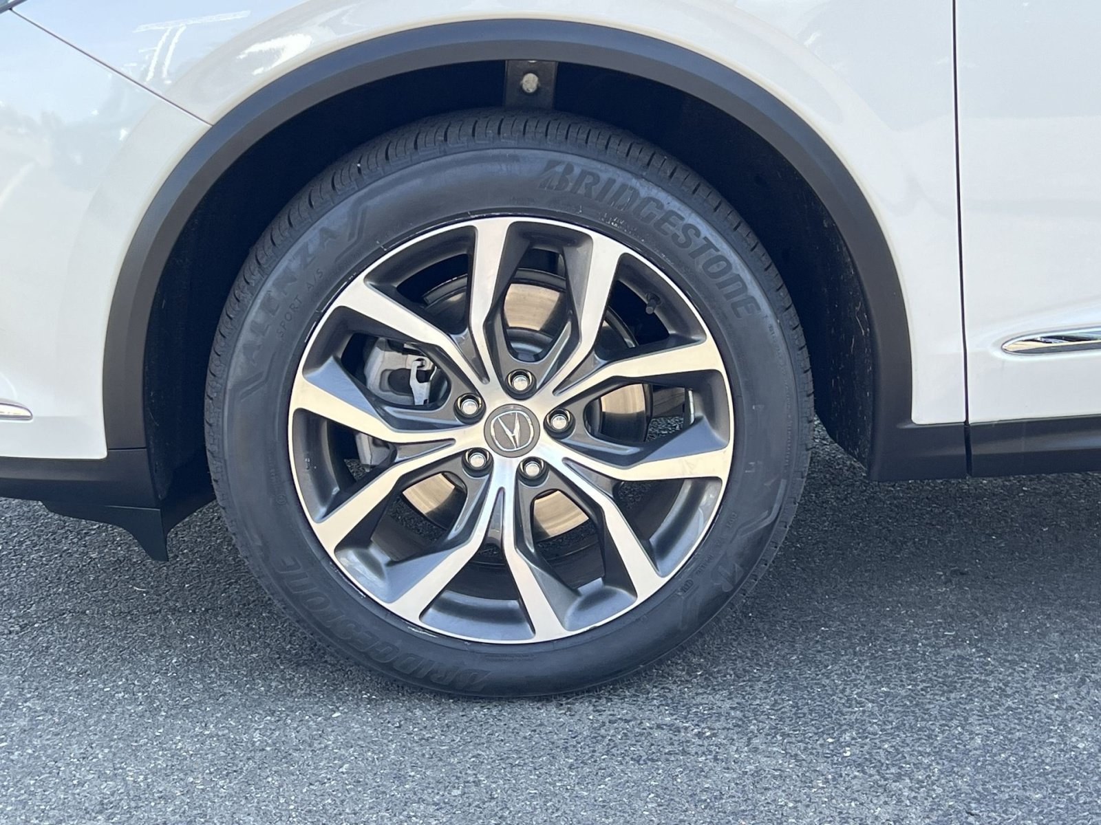 Certified 2024 Acura MDX w/ Technology Package FWD image 9