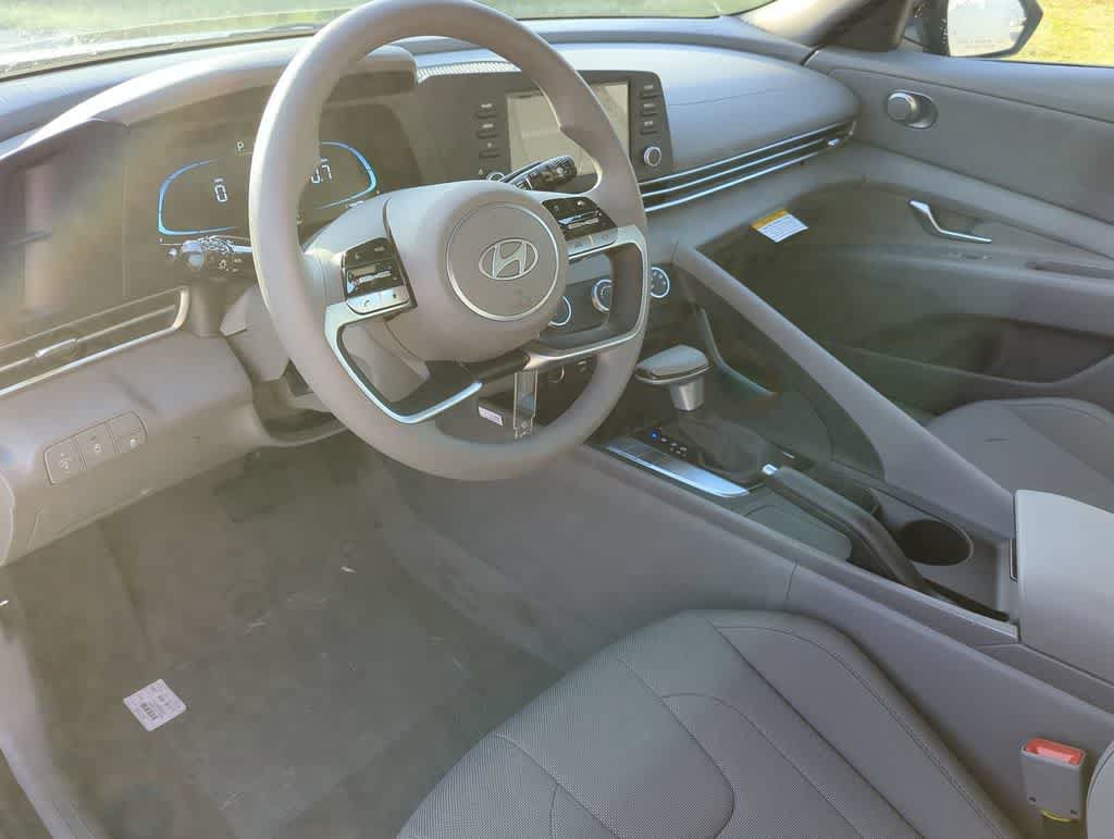 New 2026 Hyundai Elantra SE FWD image 14
