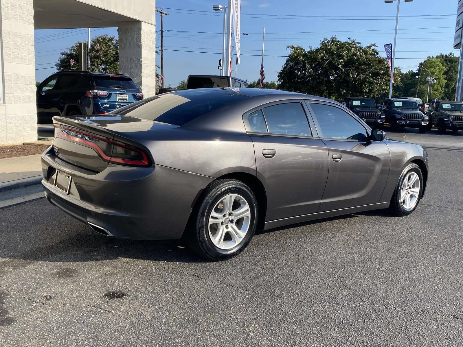 Used 2015 Dodge Charger SE w/ Popular Equipment Group RWD image 7
