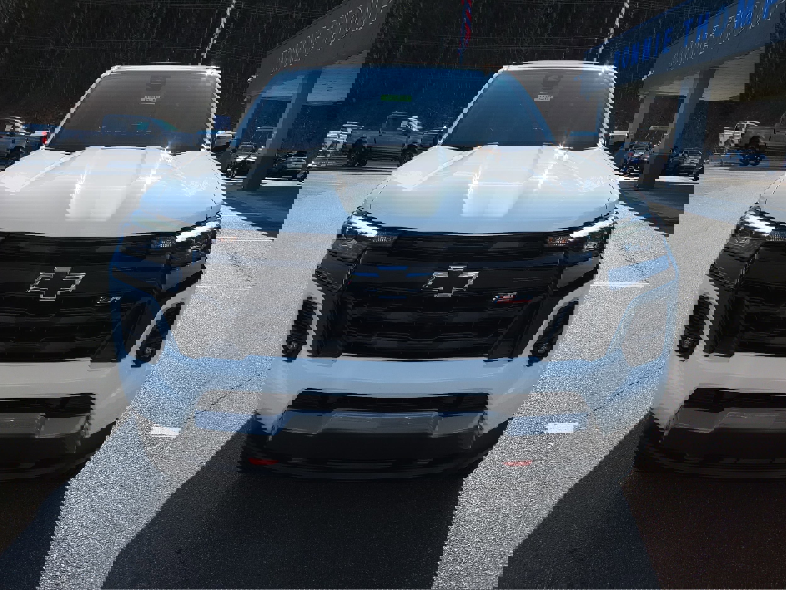 Used 2024 Chevrolet Colorado Z71 w/ Z71 Convenience Package 2 image 8