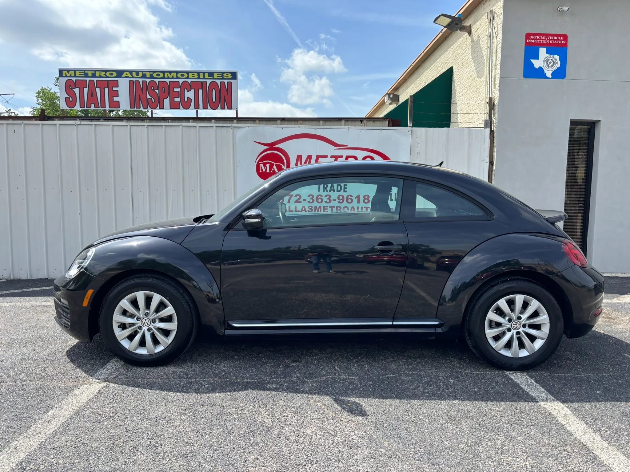Used 2019 Volkswagen Beetle 2.0T S image 2