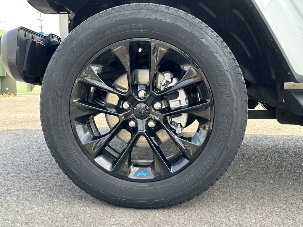 Used 2022 Jeep Wrangler Unlimited Sahara w/ Safety Group image 16