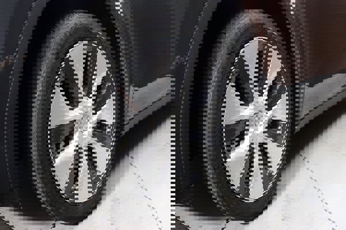 Used 2022 Tesla Model Y Long Range image 6