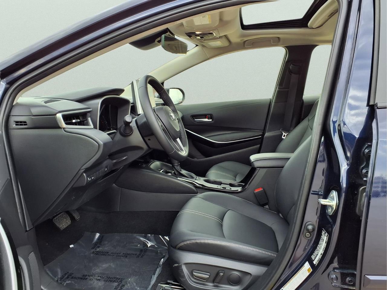 Used 2025 Toyota Corolla XLE image 14