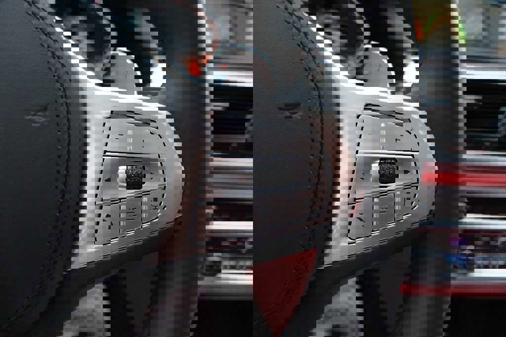 Used 2021 BMW 750i xDrive w/ Executive Package image 43