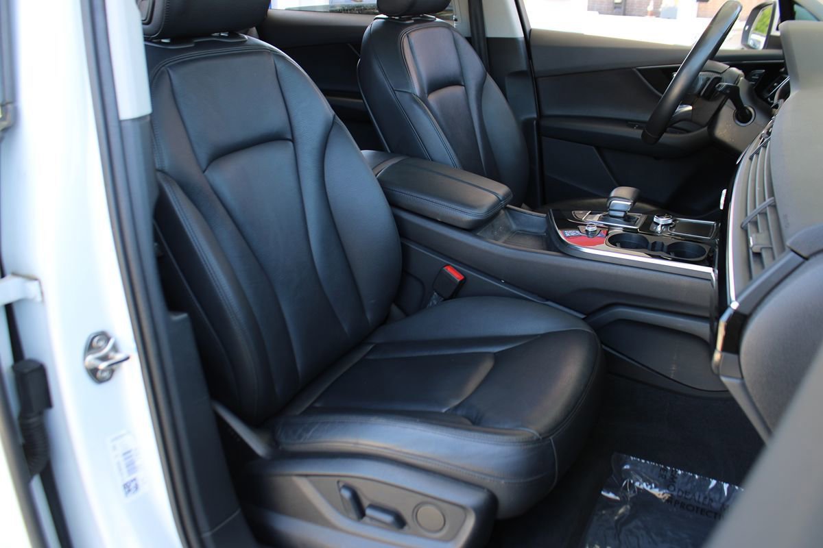Used 2019 Audi Q7 3.0T Premium w/ Convenience Package AWD/4WD image 32