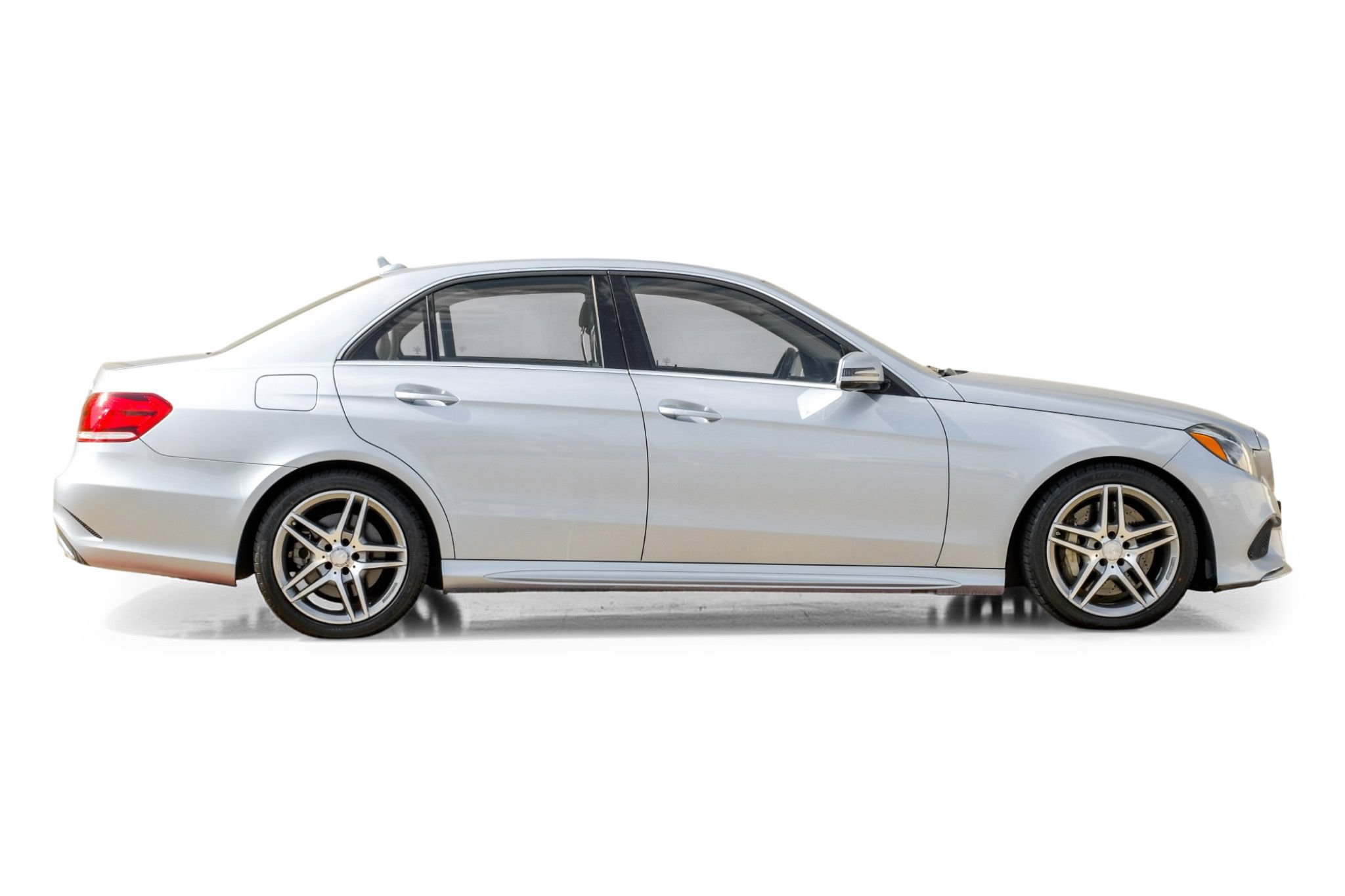 Used 2014 Mercedes-Benz E 550 4MATIC Sedan w/ Premium 1 Package image 7