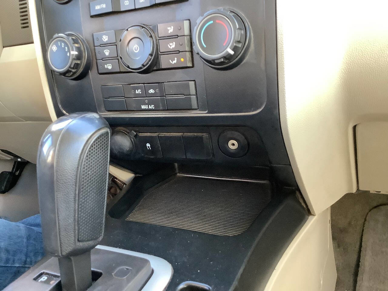 Used 2008 Ford Escape XLS image 36