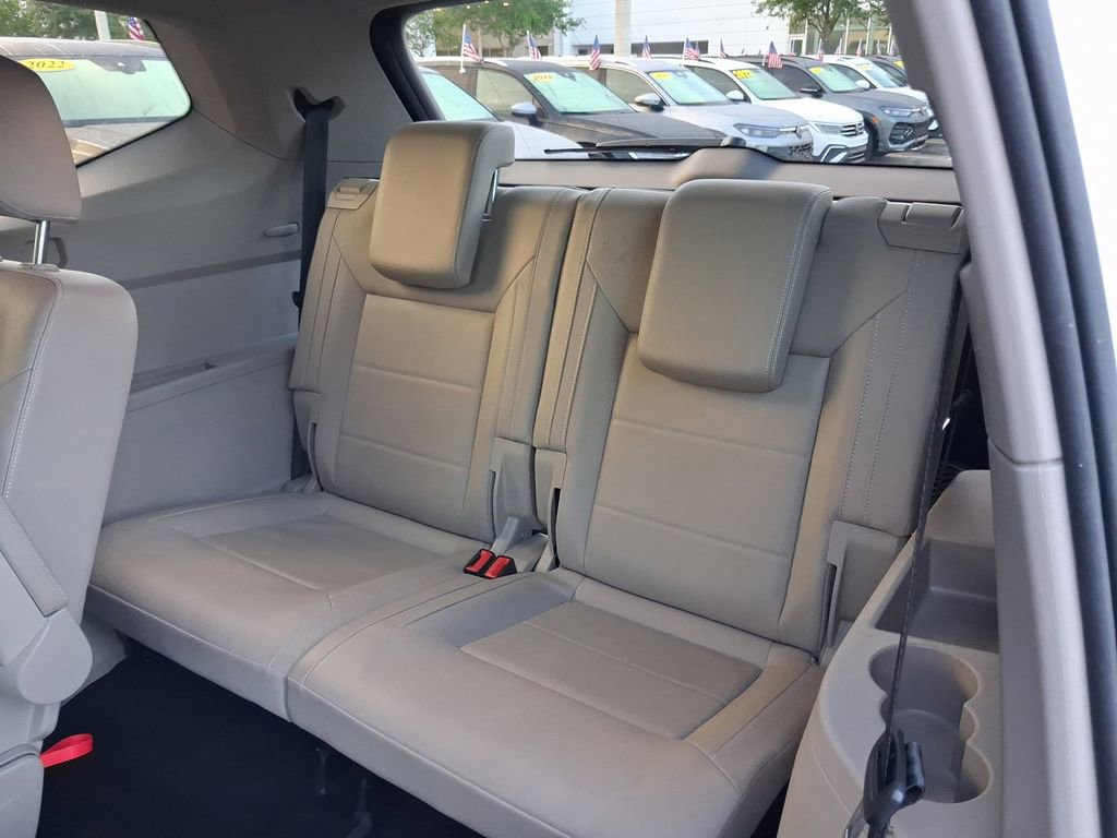 Used 2022 Volkswagen Atlas SE w/ Black Wheel Package image 9