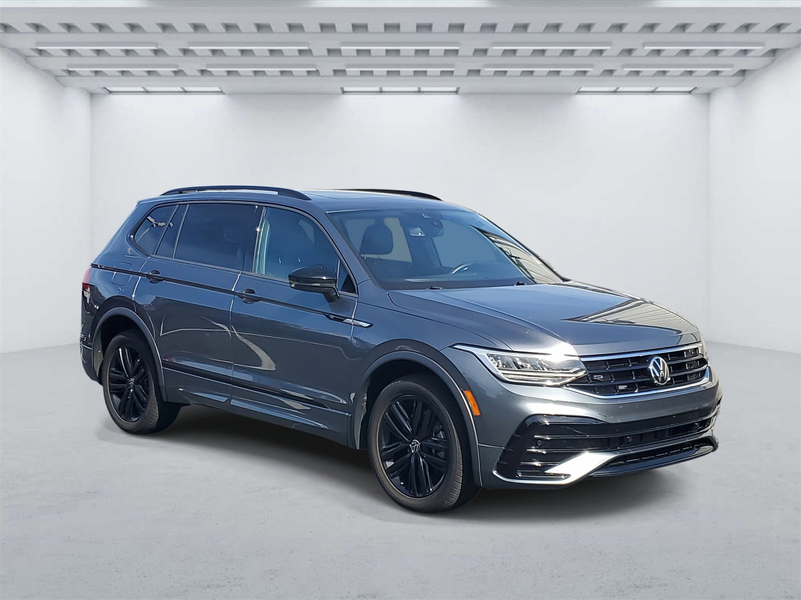 Used 2022 Volkswagen Tiguan SE R-Line