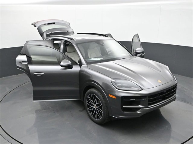 New 2025 Porsche Cayenne image 36