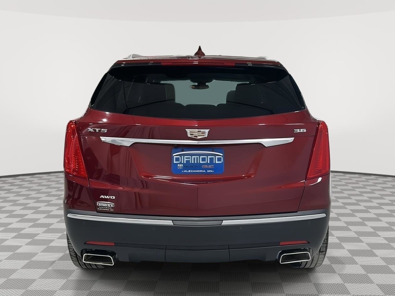 Used 2018 Cadillac XT5 Premium Luxury w/ Driver Assist Package image 4