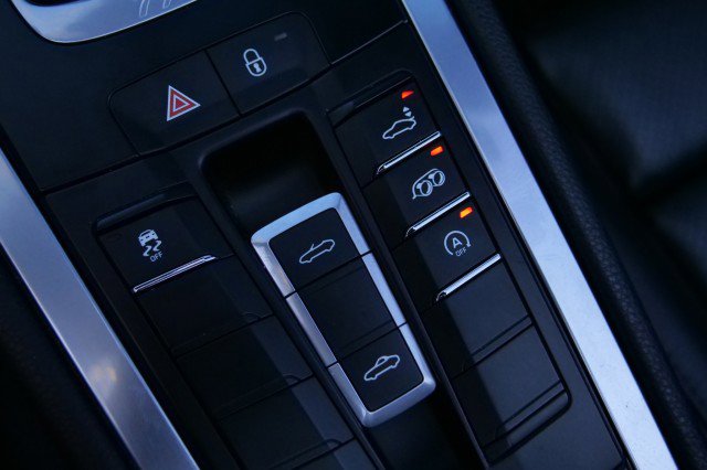 Used 2018 Porsche 718 Boxster S image 22