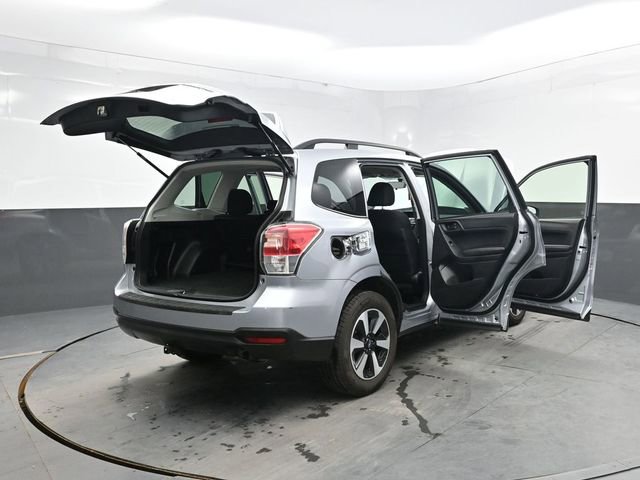Used 2018 Subaru Forester 2.5i Premium w/ All-Weather Package AWD/4WD image 38