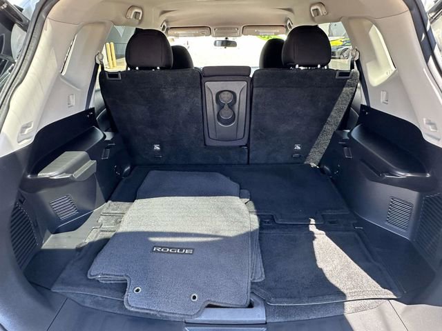 Used 2018 Nissan Rogue SV FWD image 21