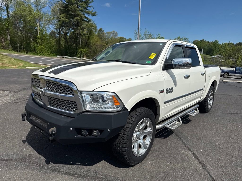 Used 2017 RAM 1500 Laramie w/ Convenience Group AWD/4WD image 4