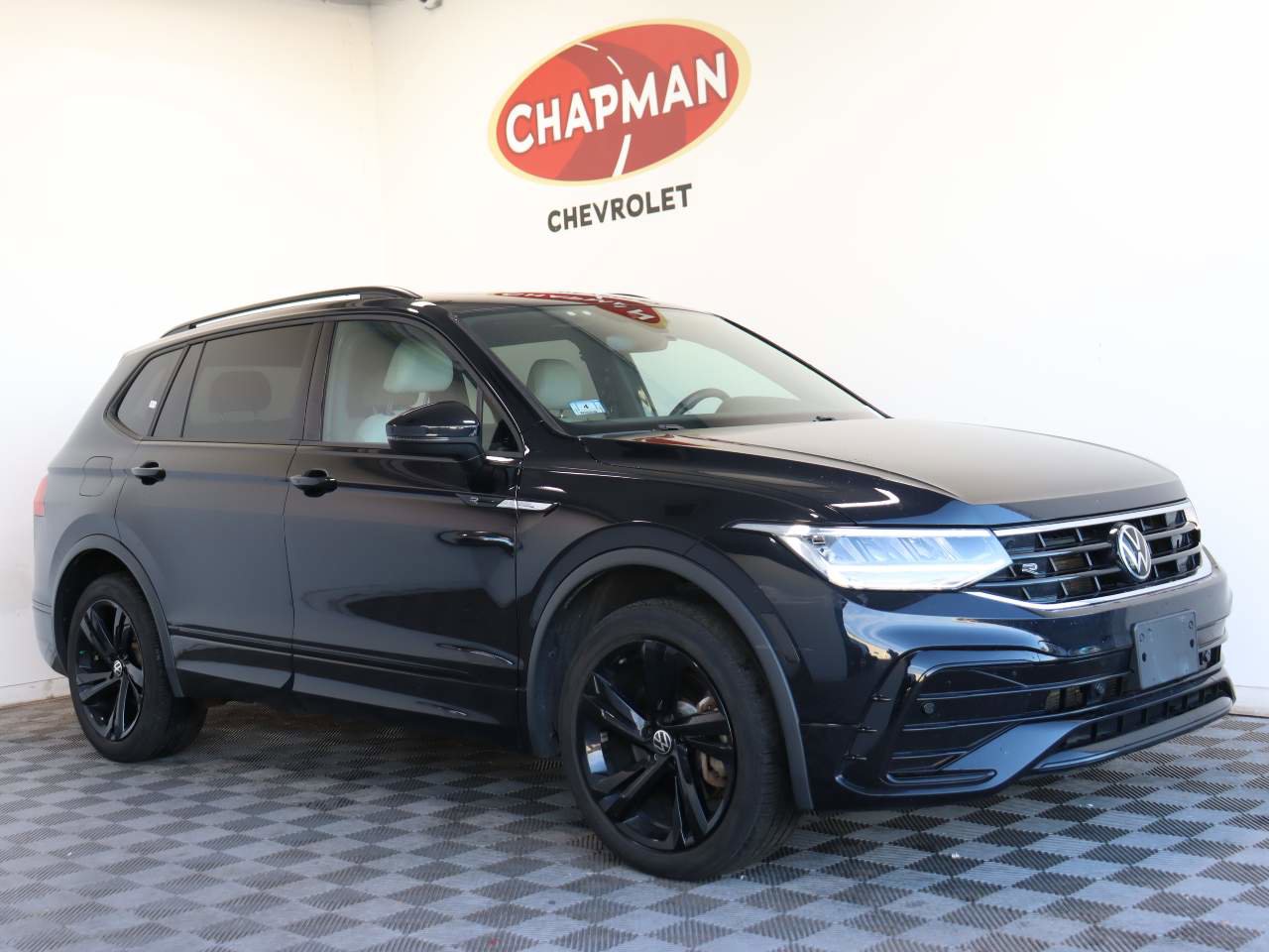 Used 2023 Volkswagen Tiguan SE R-Line