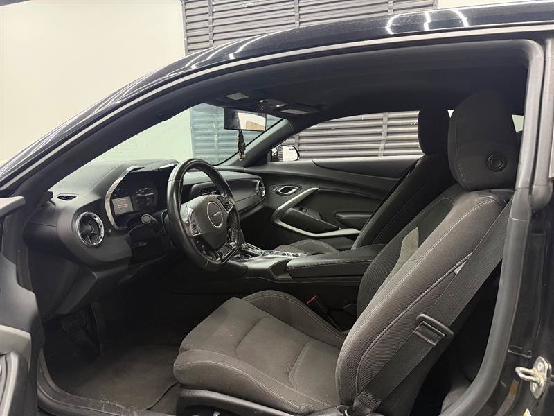 Used 2021 Chevrolet Camaro LT RWD image 9