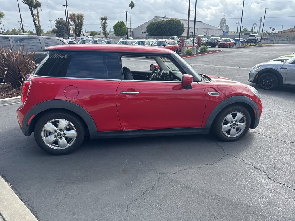 Used 2020 MINI Cooper 2-Door Hardtop FWD image 7