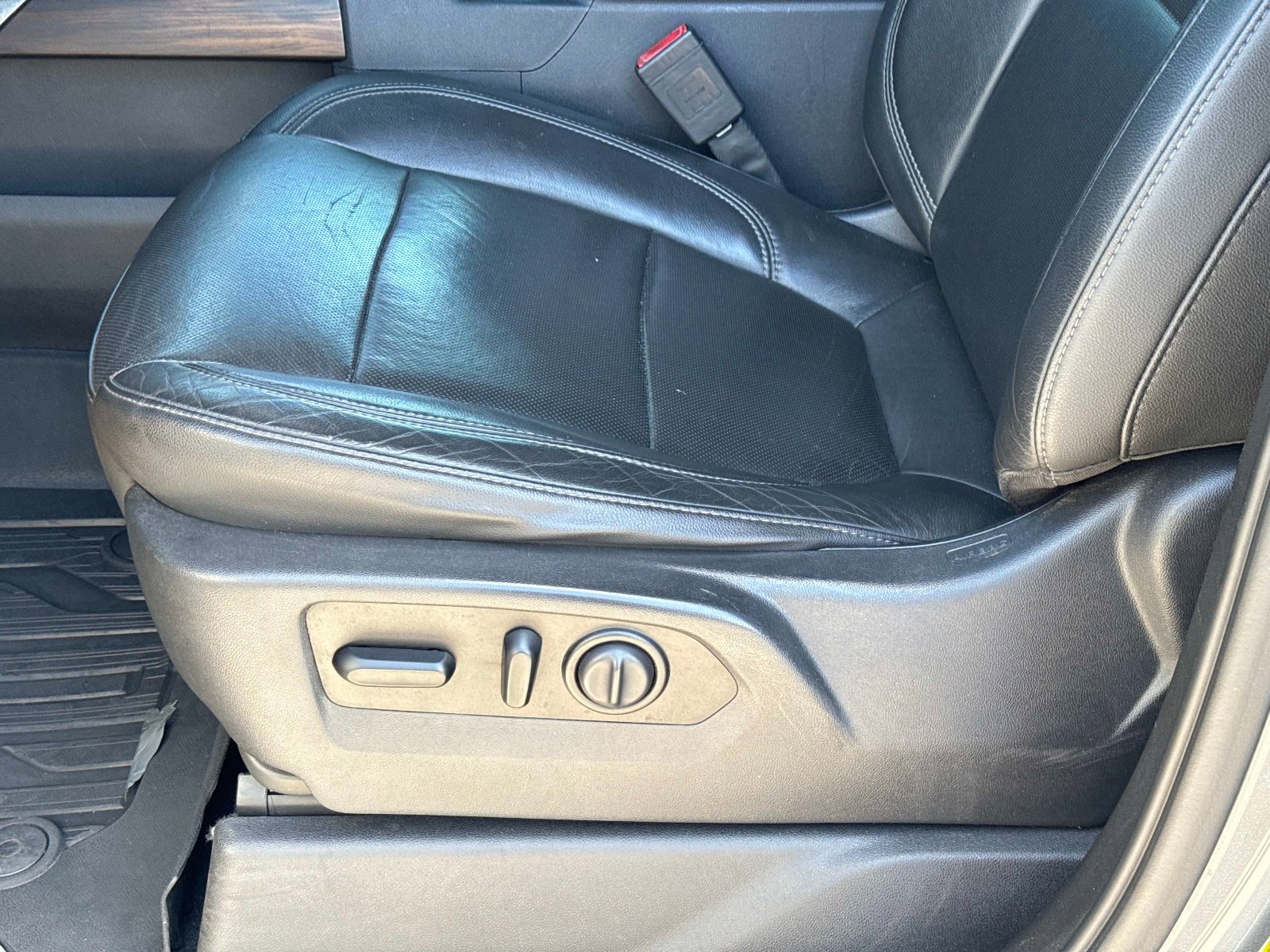 Used 2020 GMC Sierra 1500 SLT w/ SLT Premium Plus Package image 18