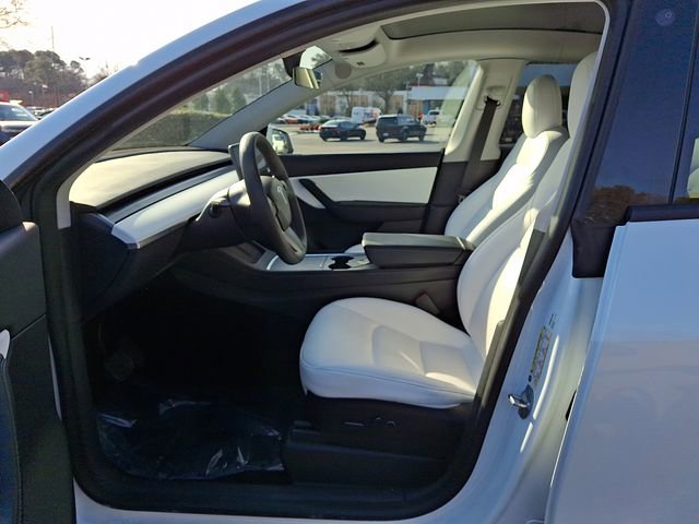 Used 2021 Tesla Model Y Long Range image 16