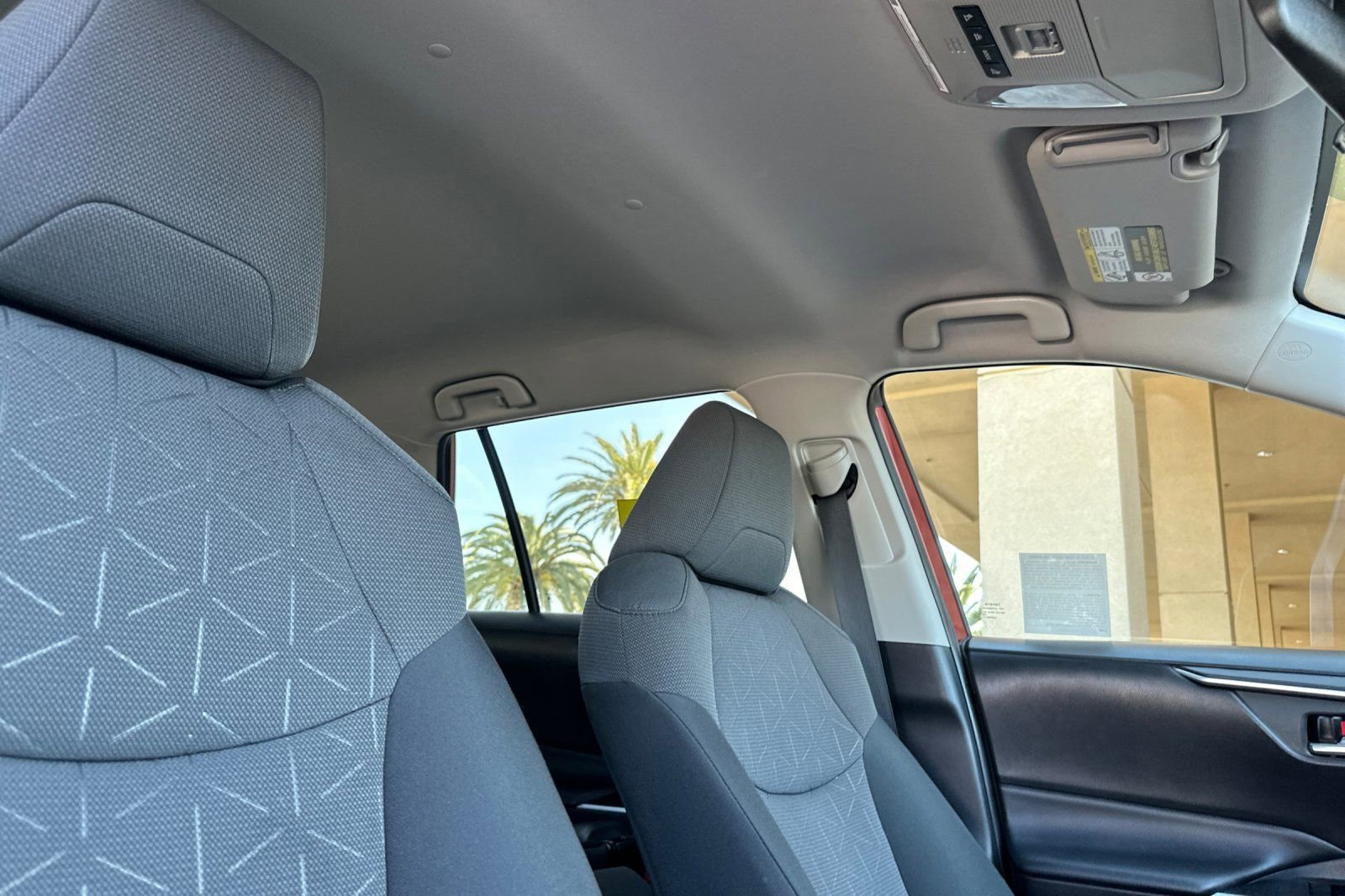 Used 2021 Toyota RAV4 XLE w/ Carpet Mat Package (TMS) image 18