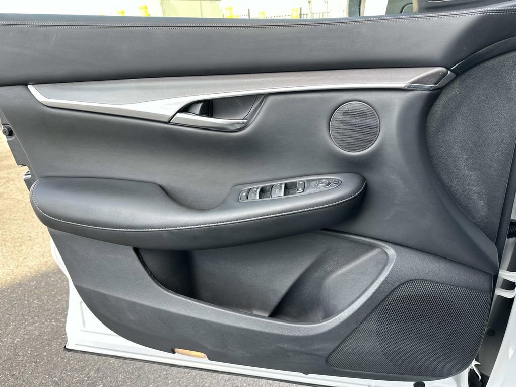 Used 2023 INFINITI QX50 Pure image 23