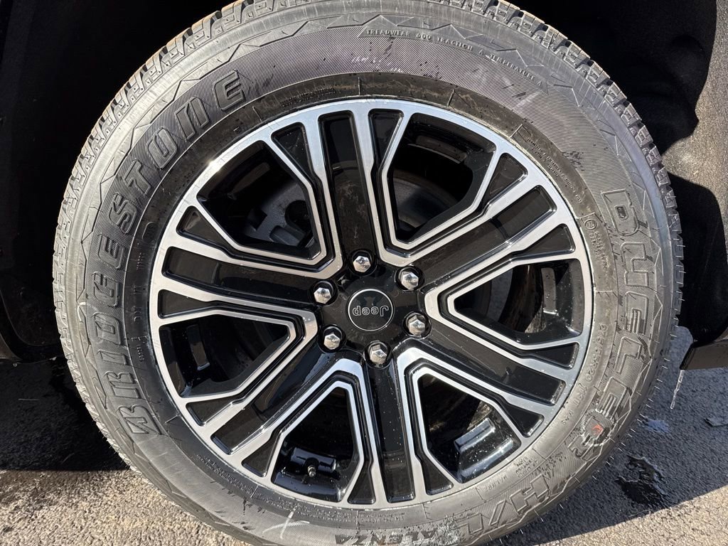 New 2026 Jeep Grand Wagoneer L 4WD image 14