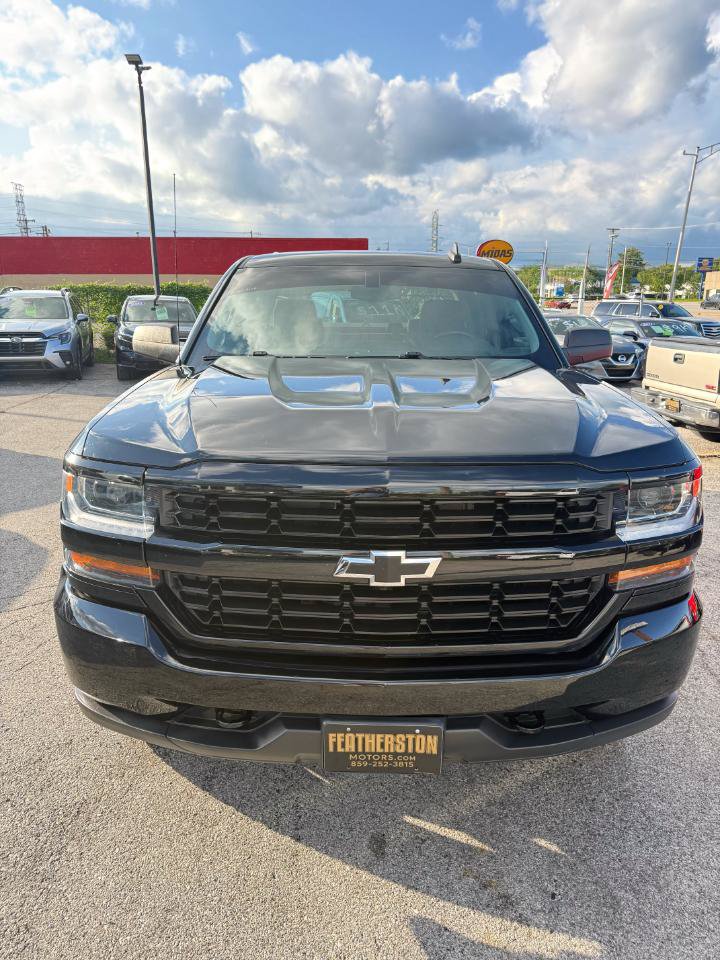 Used 2018 Chevrolet Silverado 1500 Custom w/ Custom Value Package AWD/4WD image 10