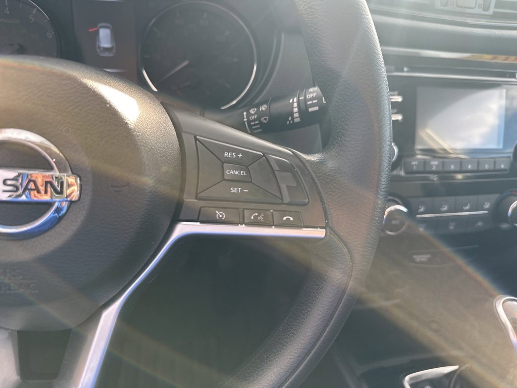 Used 2017 Nissan Rogue S image 10