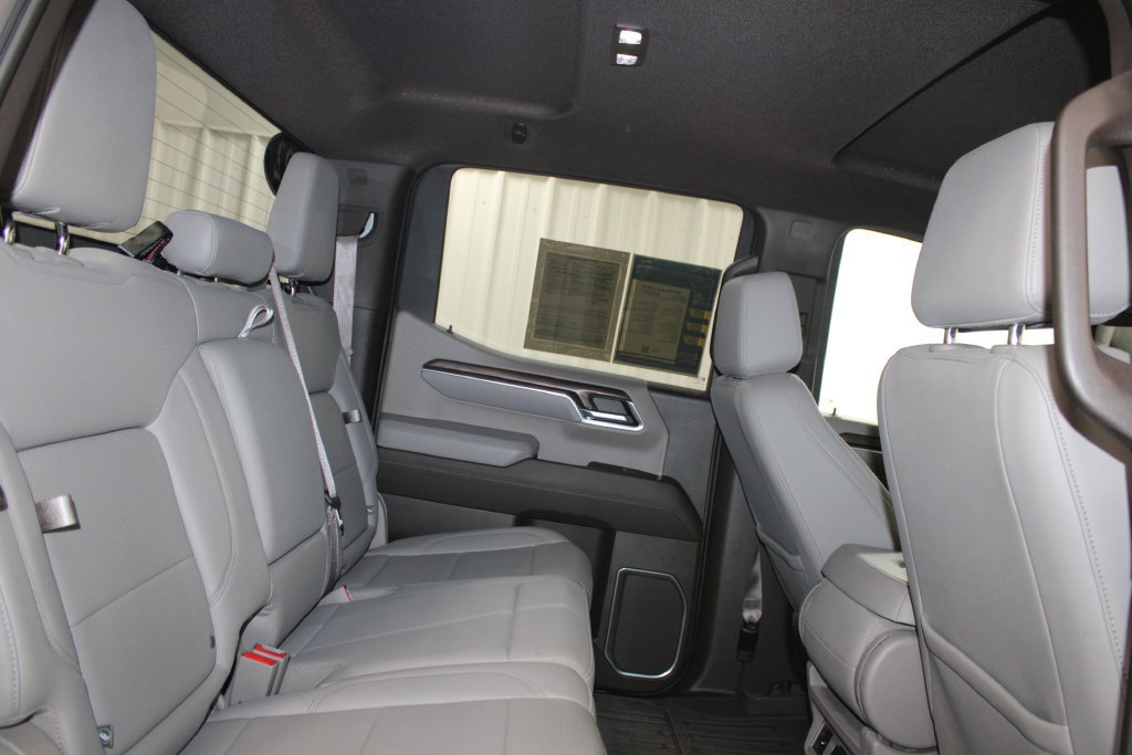 Used 2022 GMC Sierra 1500 SLT AWD/4WD image 38