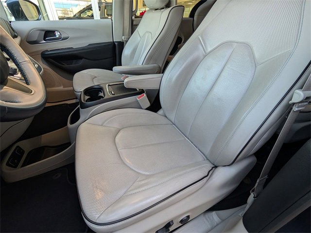 Used 2019 Chrysler Pacifica Limited w/ Advanced Safetytec Group image 11