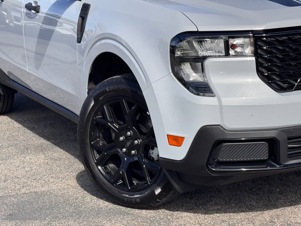Used 2025 Ford Maverick XLT w/ Black Appearance Package image 4