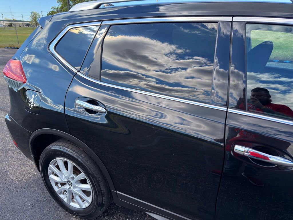 Used 2018 Nissan Rogue SV w/ Premium Package AWD/4WD image 8