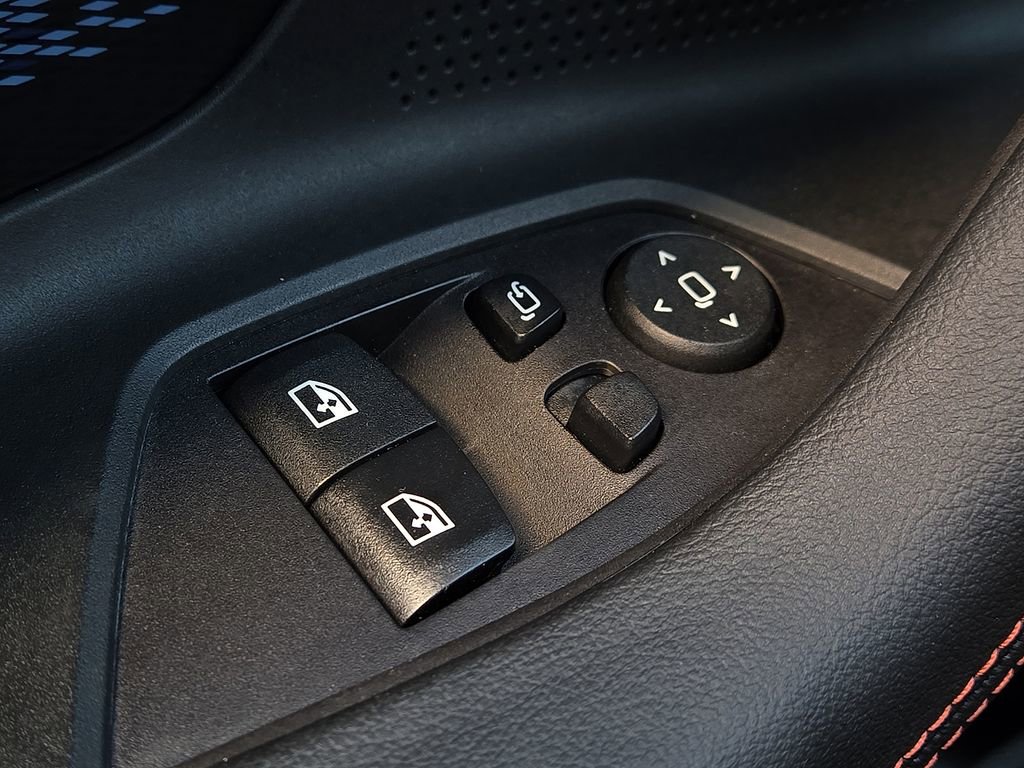 Used 2025 BMW M2 image 17