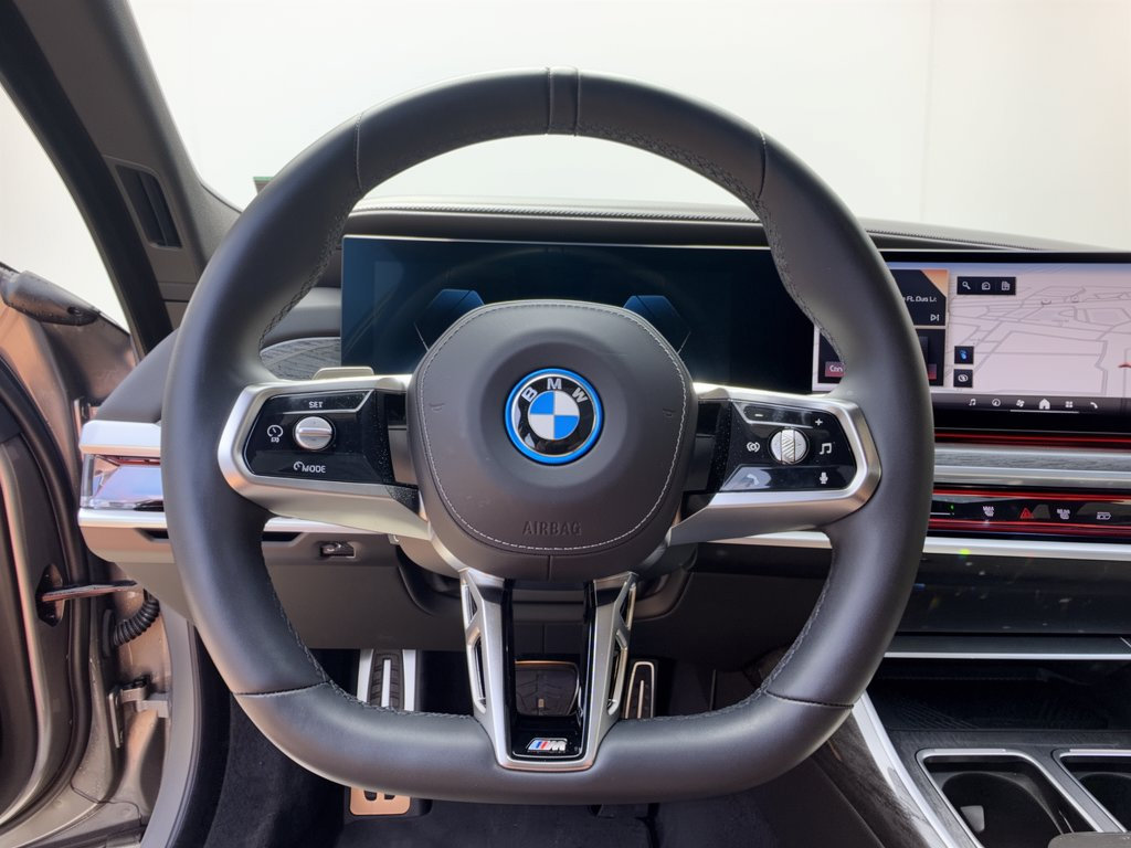 Certified 2023 BMW i7 xDrive60 AWD/4WD image 10