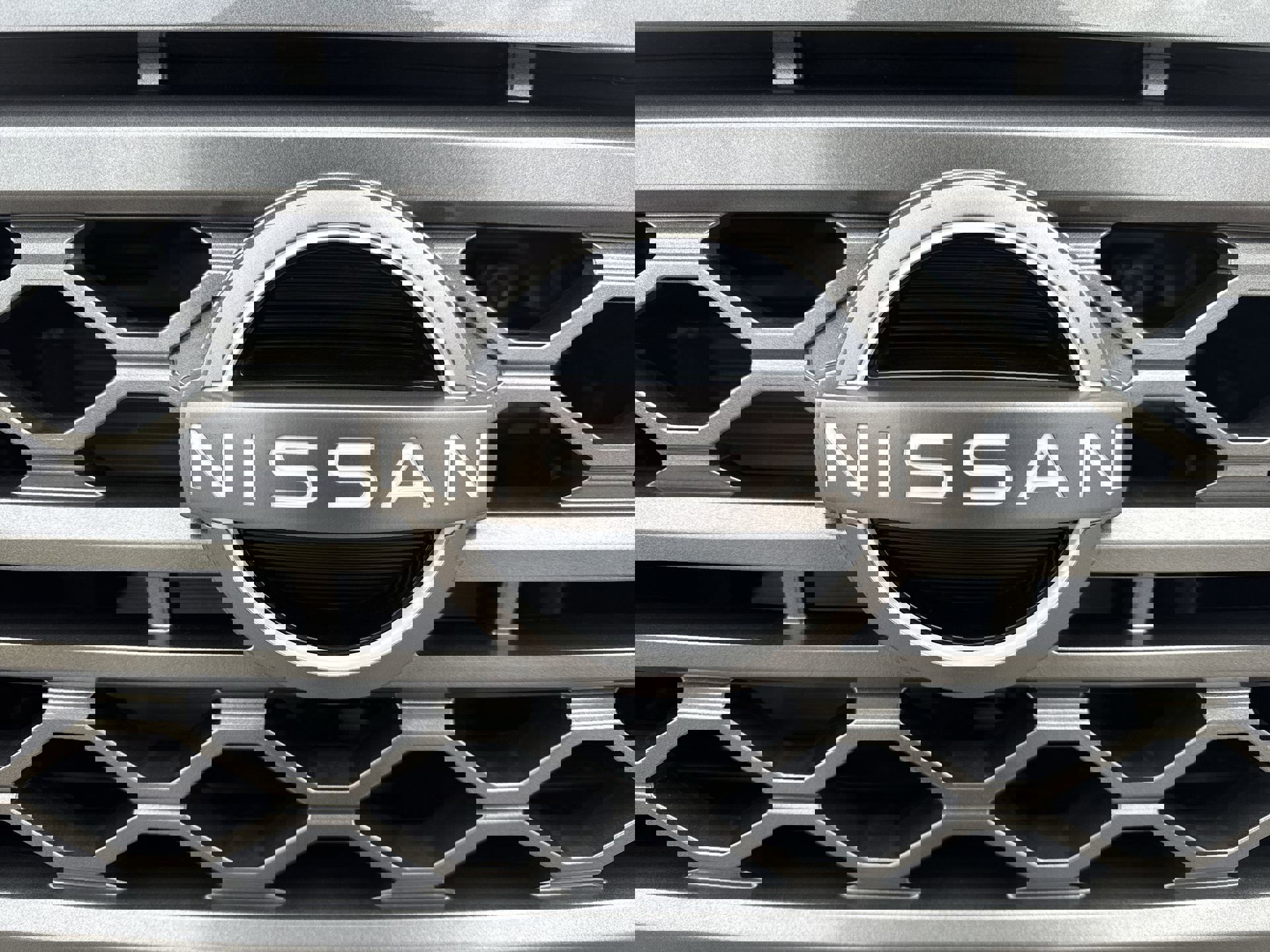 Used 2022 Nissan Frontier SV image 32